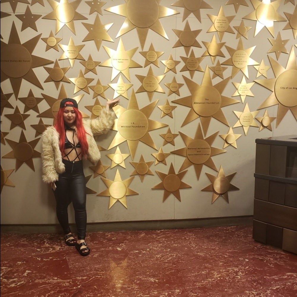 Red wig - Picture 3 of 3